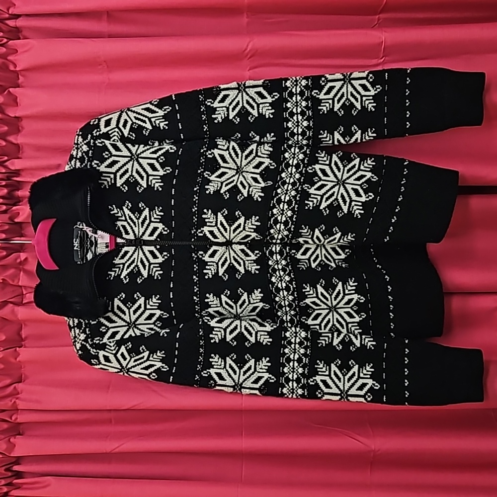 Wool & Cashmere Blend Zip Up Snowflake Sweater